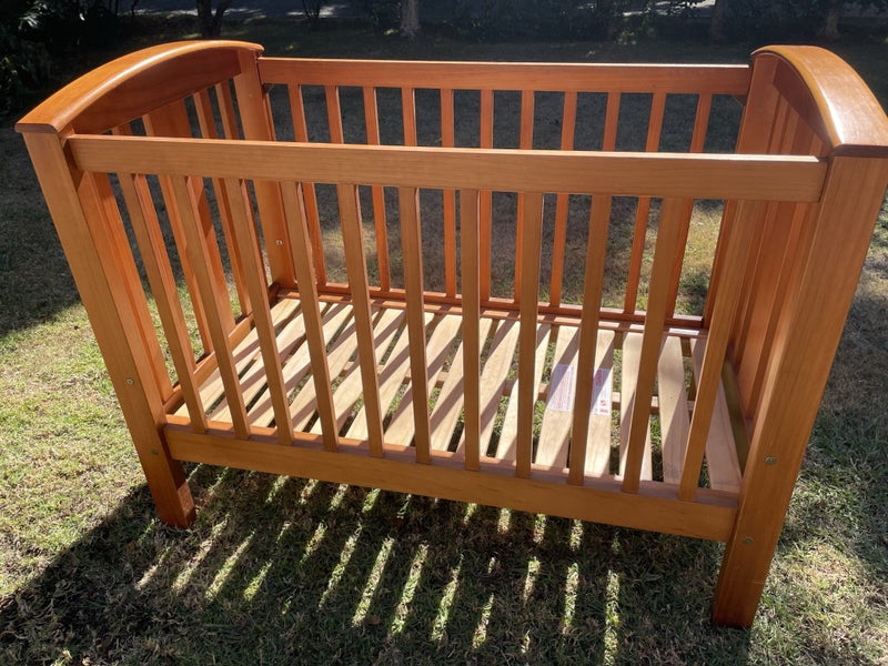 Touch wood Cot Carousel 1