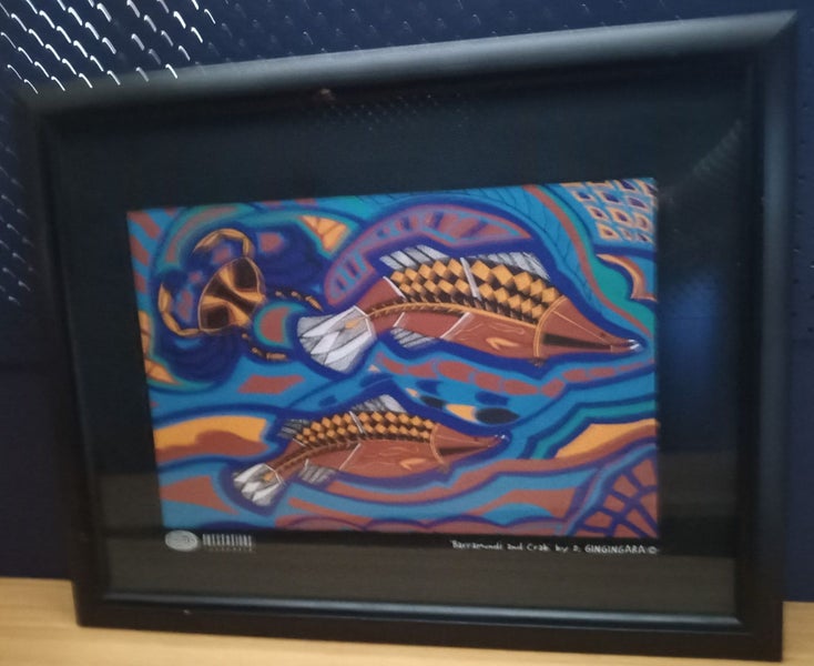 BARRAMUNDI & CRAB PRINT BY DORIS GINGINGARA (1946-1999) Carousel 1