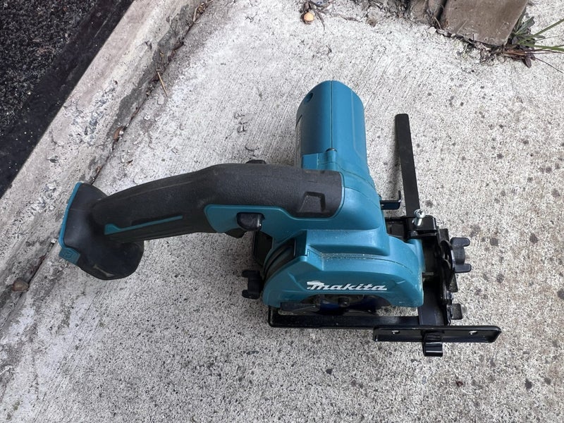 Makita 12v Skill Saw Carousel 2