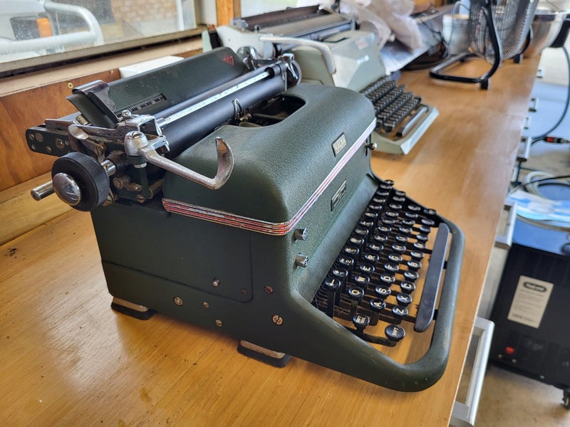 Vintage / antique typewriter 'Halda' Carousel 2