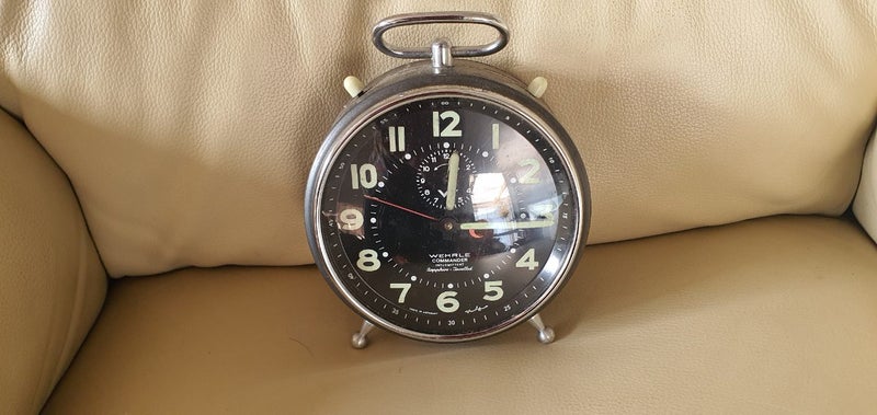 Retro German alarm clock Carousel 1