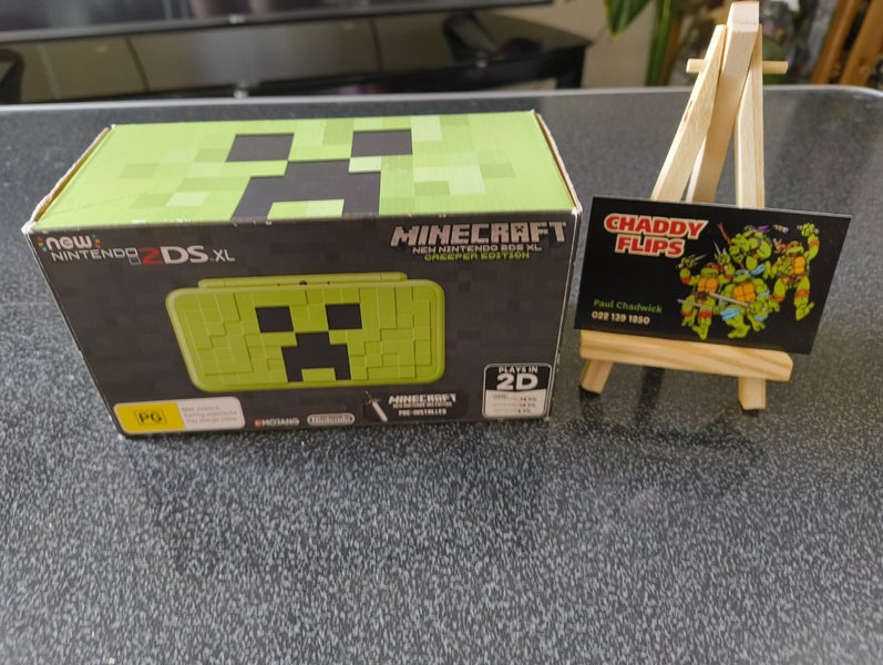 Nintendo 2DS XL Minecraft edition Carousel 1