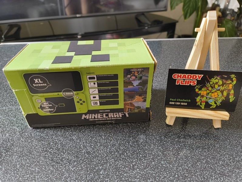 Nintendo 2DS XL Minecraft edition Carousel 4