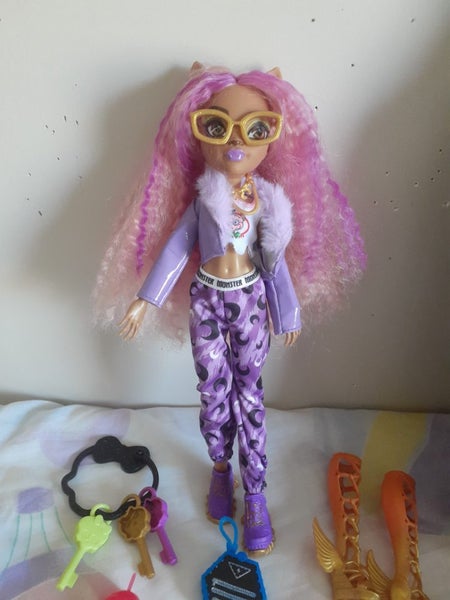 Monster High G3 Clawdeen Wolf + Case, Clothes & Accessories Carousel 2
