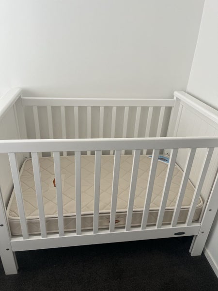 Touchwood Metro Cot Carousel 2