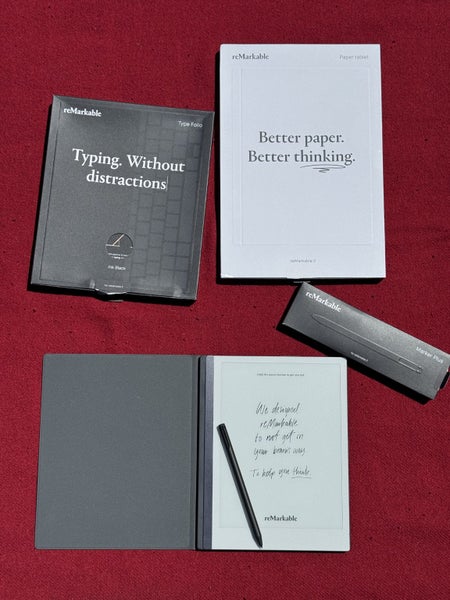 Remarkable 2 Writing E-tablet - Full Set including keyboard folio and pen Carousel 1