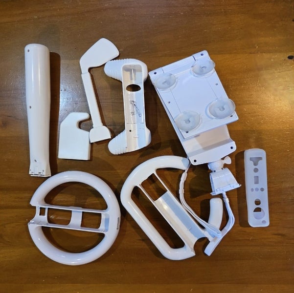 Nintendo Wii Console Package (White, GameCube Ports) + Wii Sports & Wii Play Carousel 10