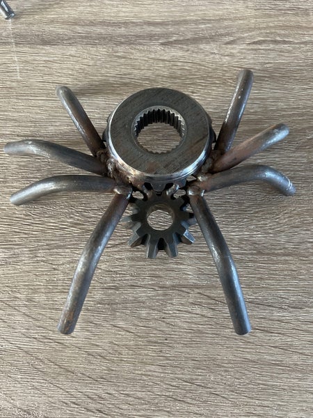 Scrap Metal art spider Carousel 1