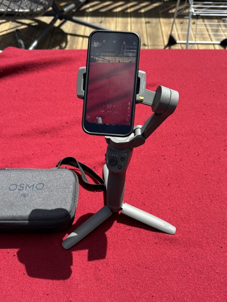 DJI Osmo Mobile 3 - Smartphone Gimbal Carousel 1