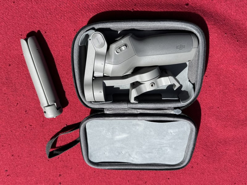 DJI Osmo Mobile 3 - Smartphone Gimbal Carousel 2