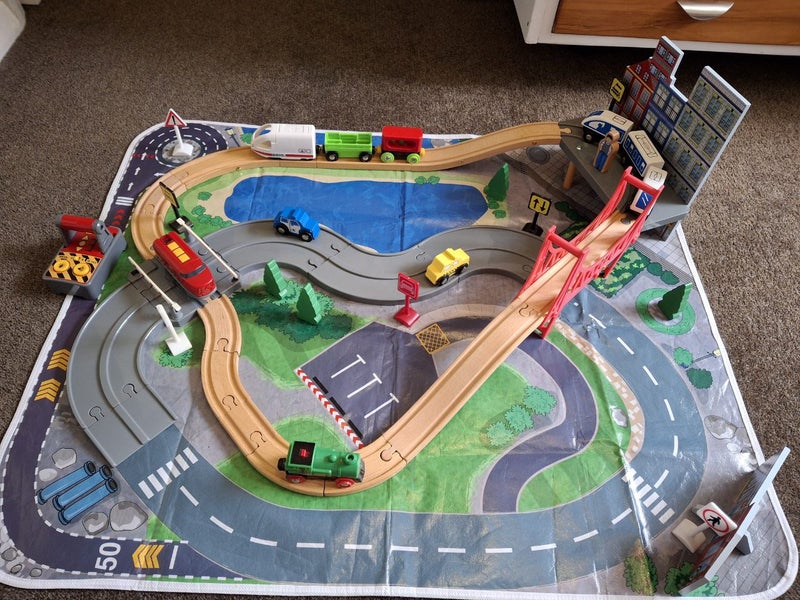 Brio Train Set "Imaginarium" and electric trains Carousel 1