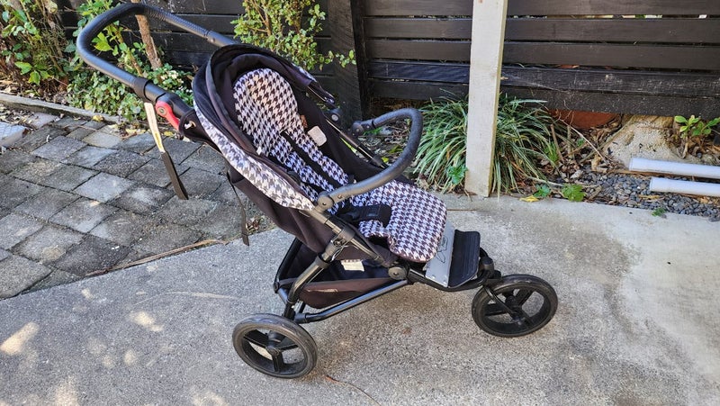 Mountain Buggy Swift with all extras Carousel 2