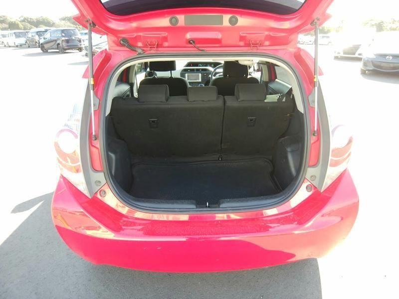 2013 Toyota Aqua62868837017987113