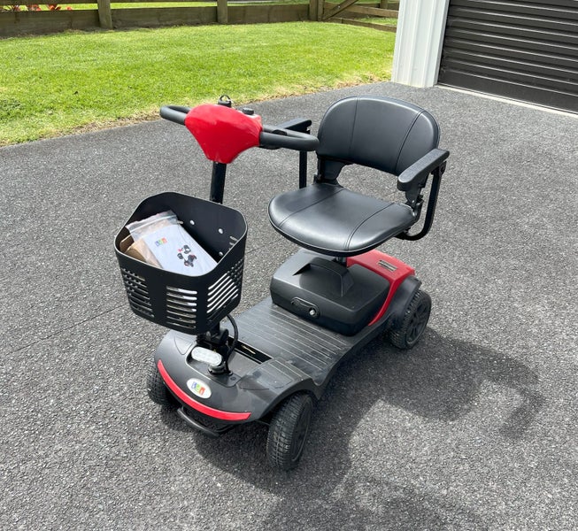 GREAT ‘TRAVELLER MOBILITY SCOOTER !’ Top condition ! Carousel 1
