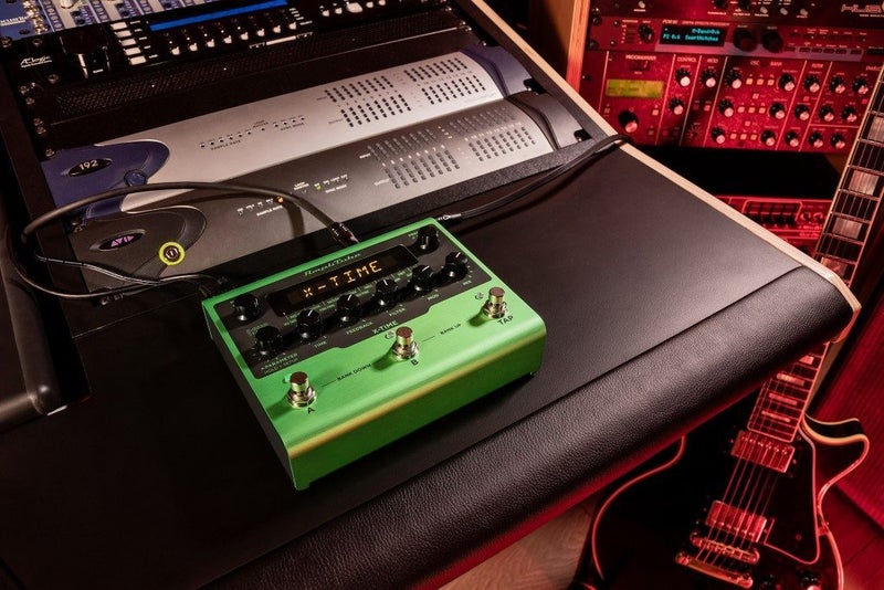IK Multimedia Amplitube X-Time Delay Pedal Carousel 1
