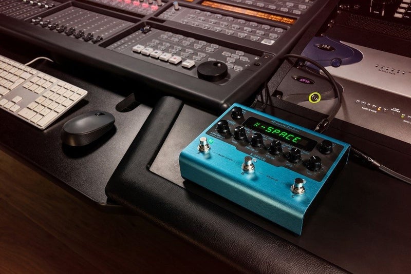 IK Multimedia Amplitube X-Space Reverb Pedal Carousel 2