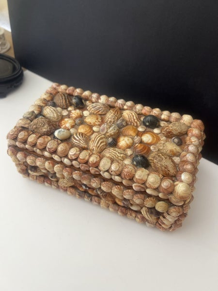 EXQUISITE KITCH shell jewellery box Carousel 2