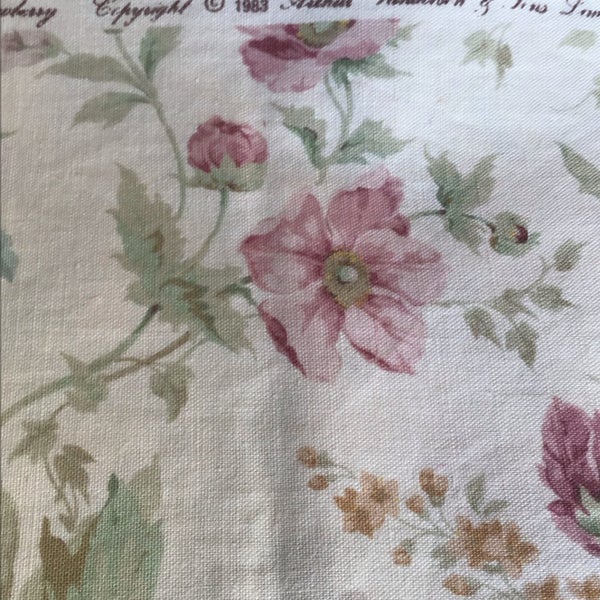 2mt 1983 Arthur Sanderson & Son - Blewberry - Linen - 138cm Carousel 2