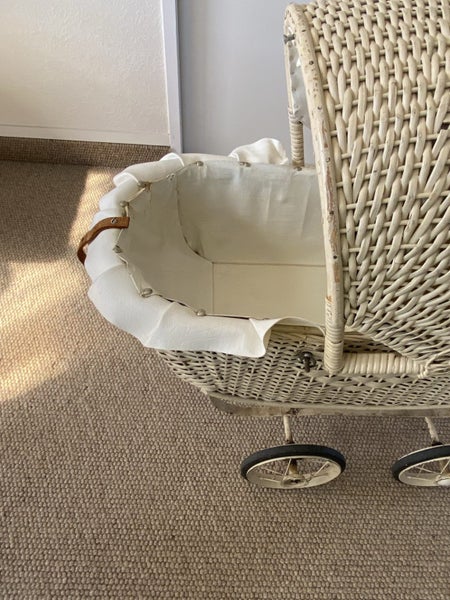 Cane Dolls Pram Carousel 5