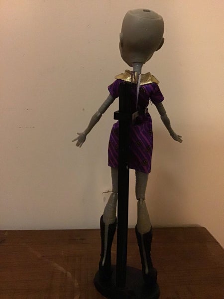 Monster High-Clawdeen Wolf doll 2012 Mattel Carousel 2