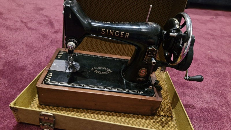 Singer sewing machine Carousel 1