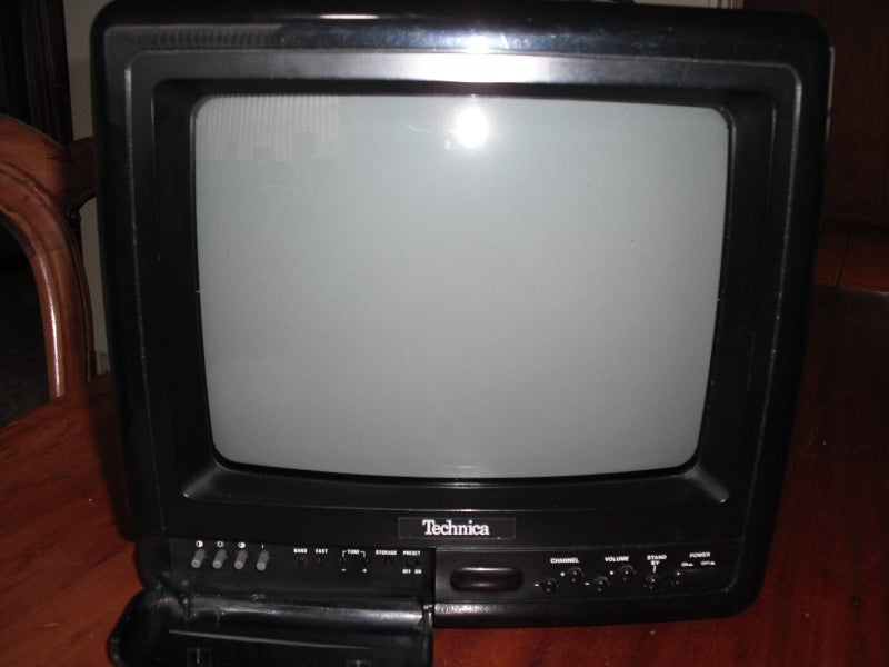 10" PORTABLE COLOUR ANALOG TV Carousel 1