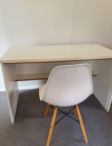 White table & chair Carousel 2