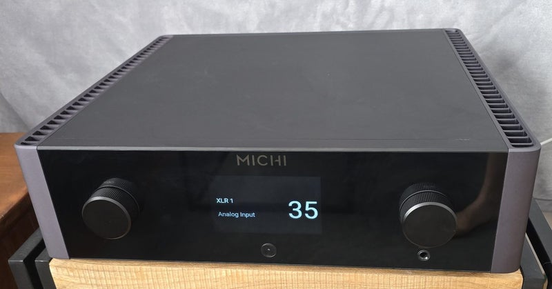 Rotel Michi P5 Class A preamp with built-in DAC (AKM) - excellent condition Carousel 2