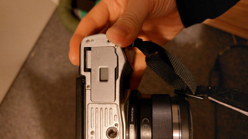 Olympus OM-D E-M10 Mark II Mirrorless Micro Four Thirds Digital Camera Carousel 2