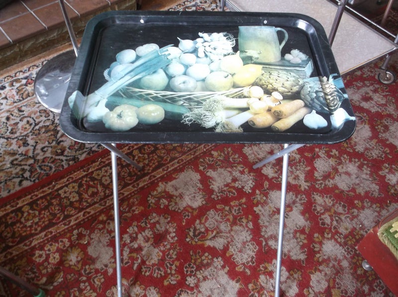 60S METAL TELEVISION TRAY Carousel 1