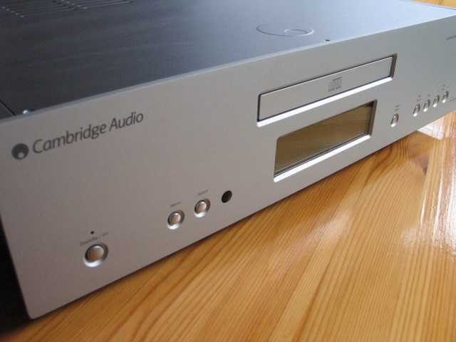 Cambridge 740C $395 Carousel 1