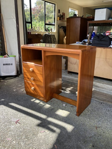 Solid Rimu 3 Drawer Student Desk Carousel 2