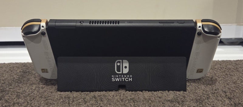 Nintendo Switch - OLED - Tears of the Kingdom Edition + Case63614587697794112