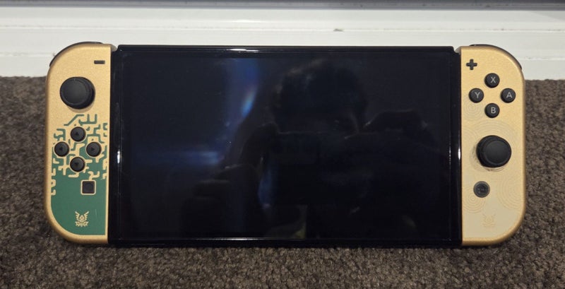 Nintendo Switch - OLED - Tears of the Kingdom Edition + Case + Games Carousel 2