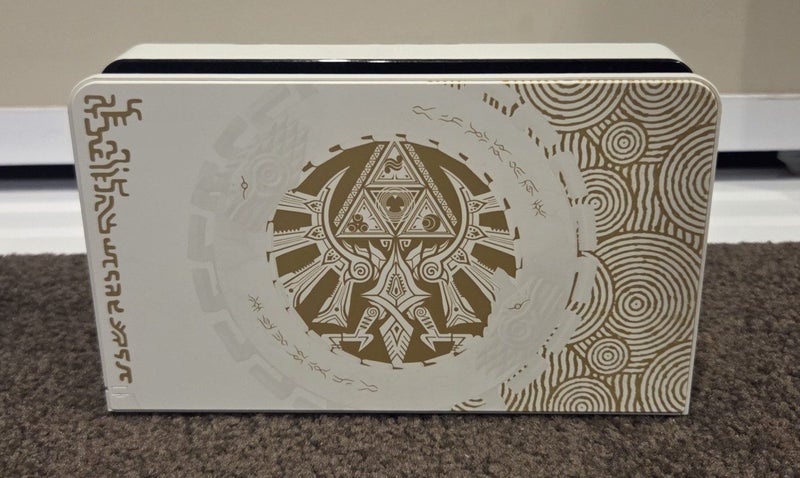 Nintendo Switch - OLED - Tears of the Kingdom Edition + Case63614587697794114