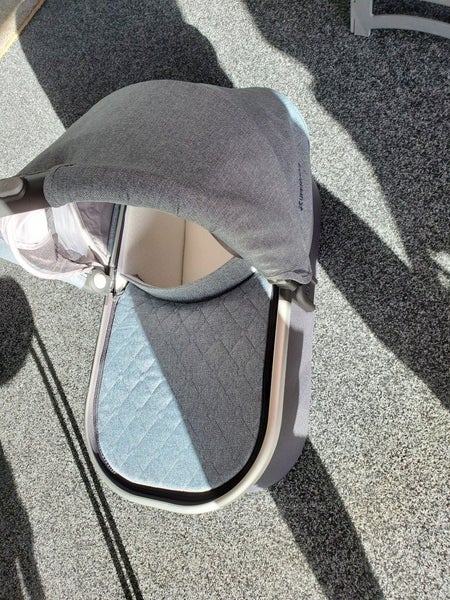 UPPABaby Bassinet Carousel 1