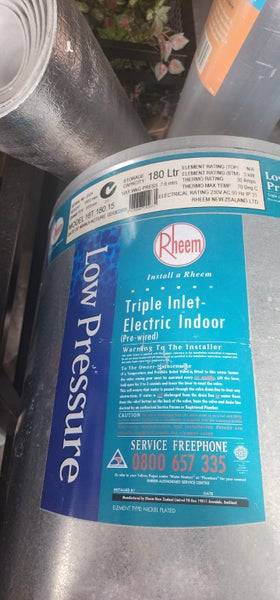 Hot Water Cylinder Rheem 180 L Low Pressure (2021) Carousel 1
