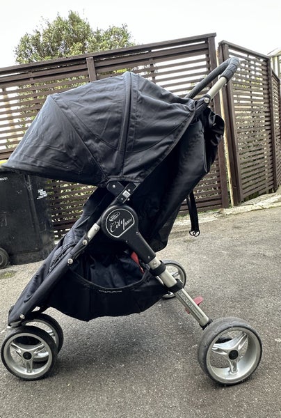 Baby Jogger City Mini Pram Carousel 1