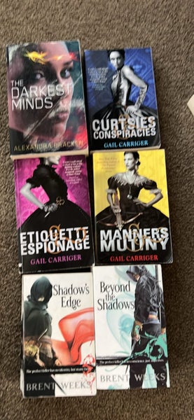 Books Books and more Carousel 1
