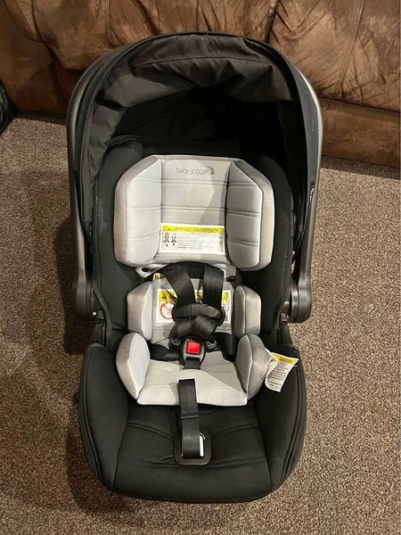 City Go 2 - Car seat & Base + Adapter Carousel 3