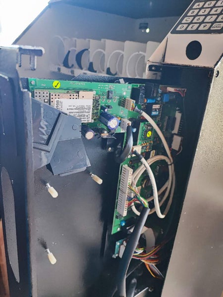 SM4 Vending machine with 24/7 main board Carousel 1