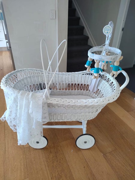 Beautiful French style bassinet62867851504771114