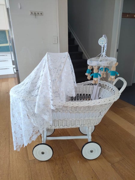 Beautiful French style bassinet62867851504771113