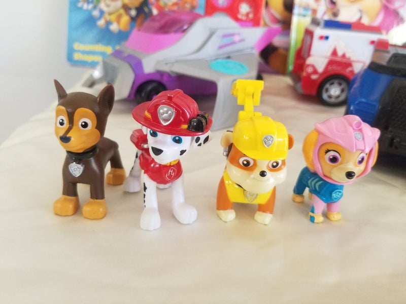 Paw patrol toys and books •bulk lot• good condition Carousel 5