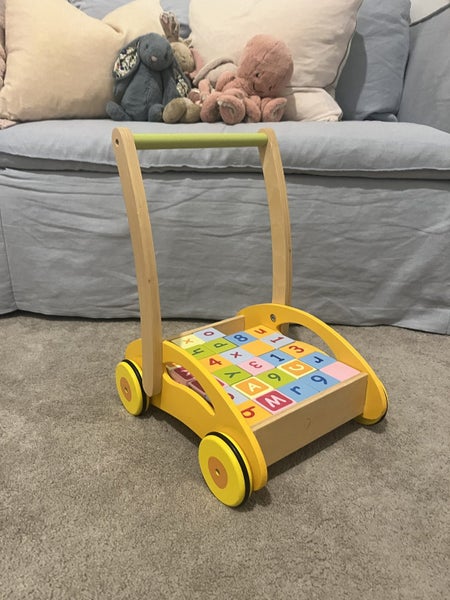 Walker with blocks Carousel 1