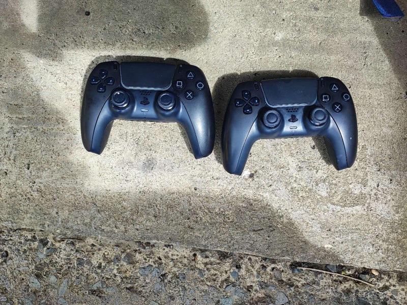 SONY PS5 Controller Carousel 1