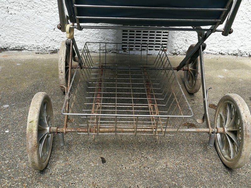 . Vintage collapsible dolls pram Carousel 2