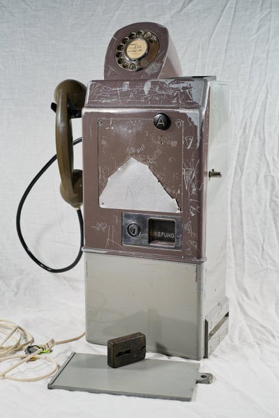 Vintage Operational Coin Operated Payphone with both sets keys Carousel 1