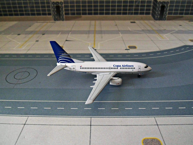 Scale 1/400 Dragon Wings - Boeing B737-700 Copa Airlines Carousel 2
