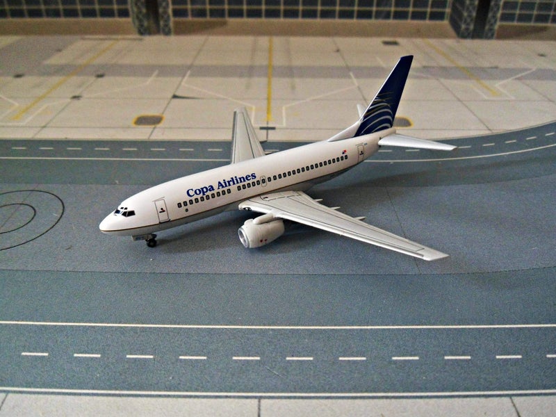Scale 1/400 Dragon Wings - Boeing B737-700 Copa Airlines Carousel 1
